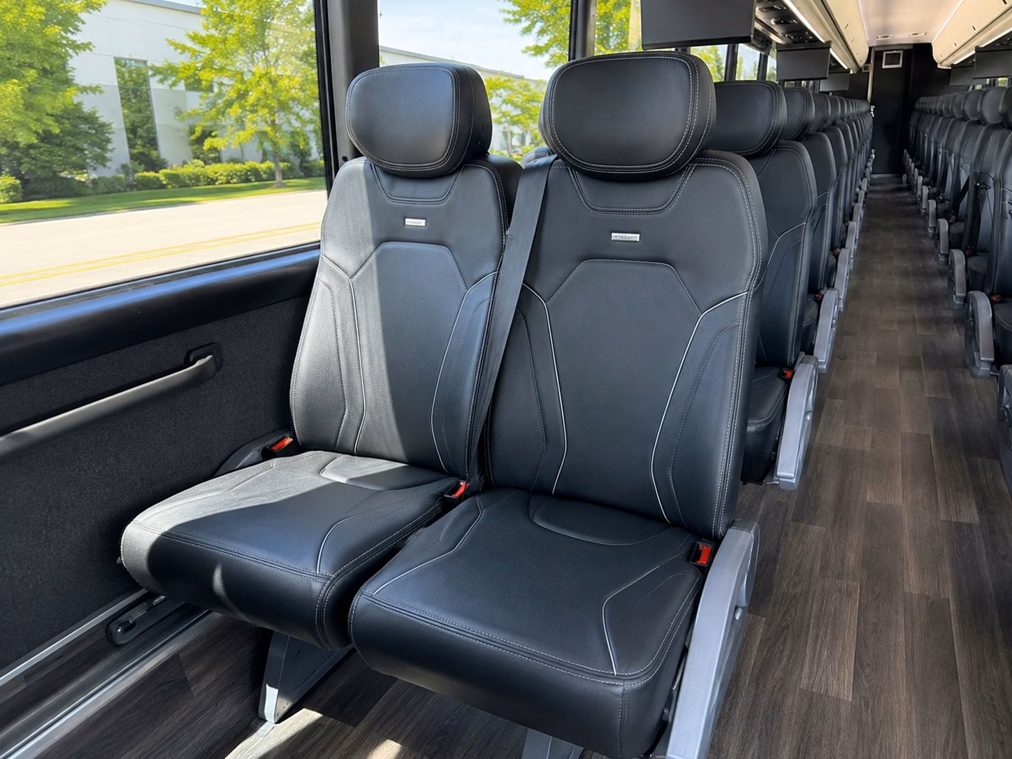 bachelorette and bachelor party bus rentals in chesapeake virginia