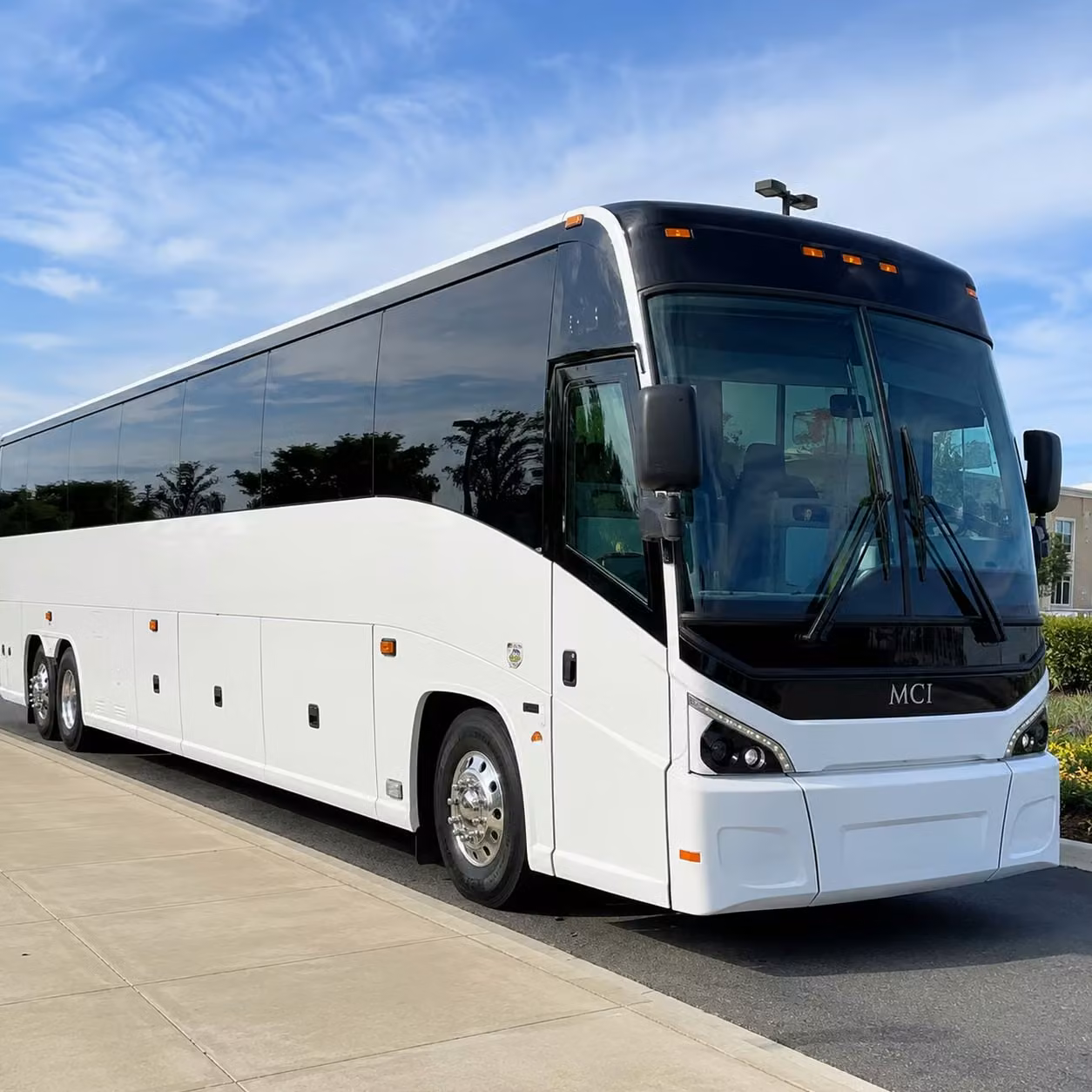 concert bus rentals to veterans united home loans amphitheater from chesapeake